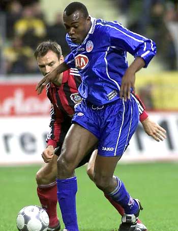 距離百球僅 距離百球僅